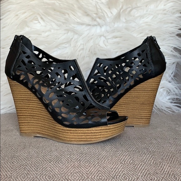 Hot Tomato Shoes - Hot Tomato Laser Cut “Josie II” Wedges